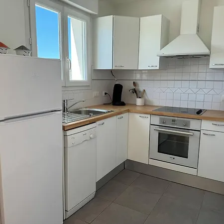 : 47m², Balcon, Parking Prive, Ascenseur - Fr-1-738-48 Апартаменты