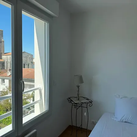 : 47m², Balcon, Parking Prive, Ascenseur - Fr-1-738-48