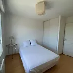 : 47m², Balcon, Parking Privé, Ascenseur - Fr-1-738-48 *