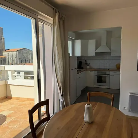 Appartement Royan : Appartement 47m², Balcon, Parking privé, Ascenseur - FR-1-738-48