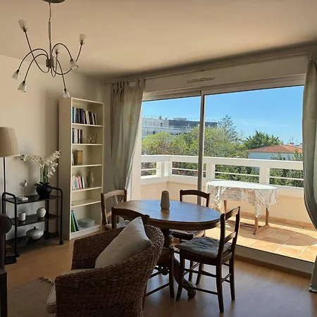 Royan : Appartement 47m², Balcon, Parking privé, Ascenseur - FR-1-738-48 3*