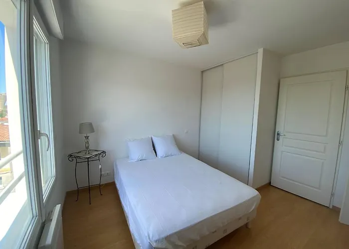 Royan : Appartement 47m², Balcon, Parking privé, Ascenseur - FR-1-738-48 *