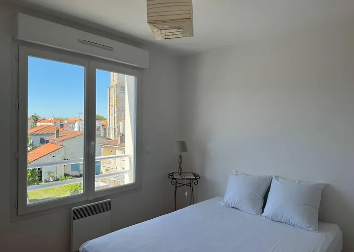 Royan : Appartement 47m², Balcon, Parking privé, Ascenseur - FR-1-738-48 * Royan